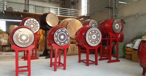 VẼ MẶT TRỐNG TRƯỜNG ĐẸP THEO YÊU CẦU.