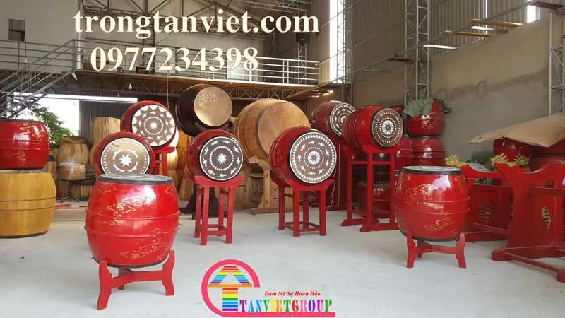 cửa hàng trống tân việt 